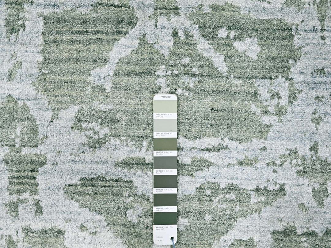 5'5" x 7'5" New Hand Loomed Green Wool & Silk Rectangle Oriental Rug - MOA10210283