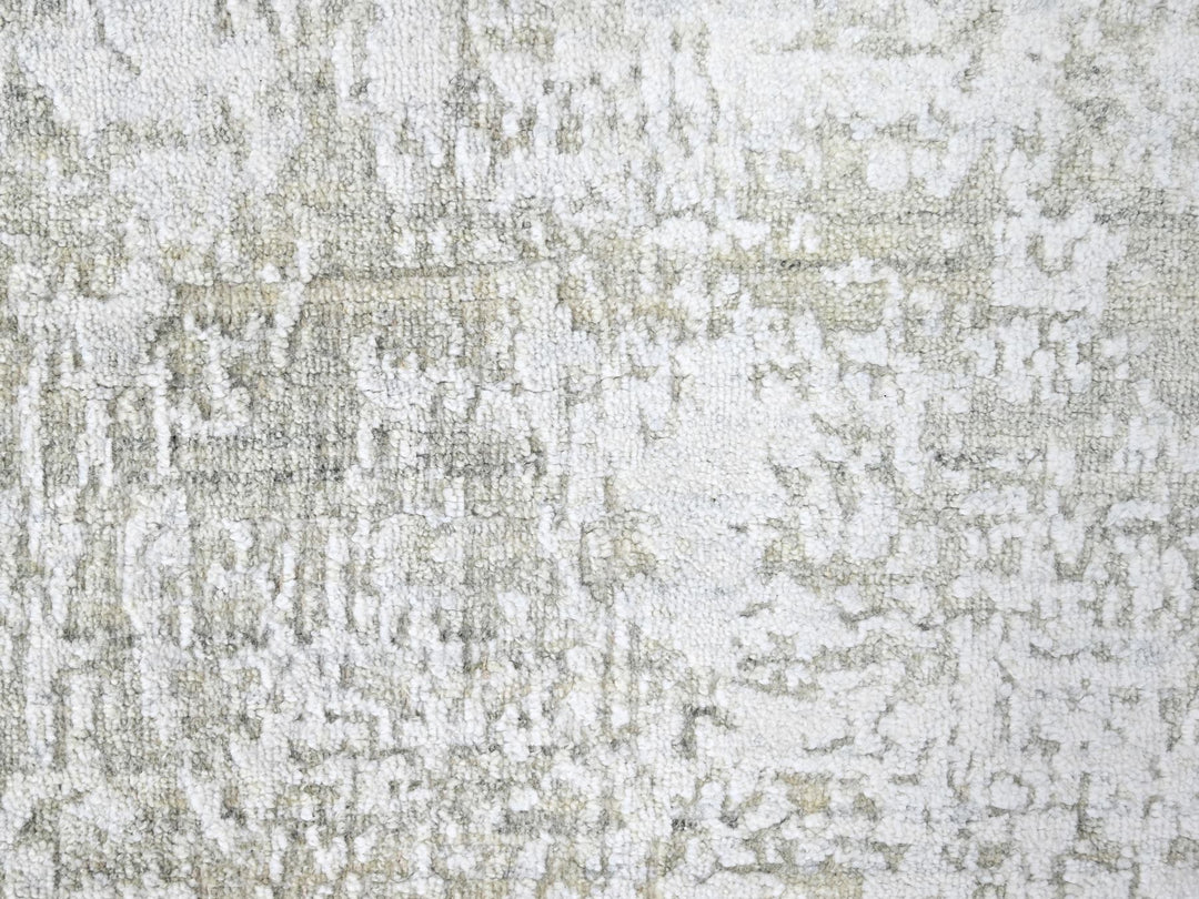 4'1" x 5'10" New Hand Loomed Grey Wool & Silk Rectangle Oriental Rug - MOA10210284