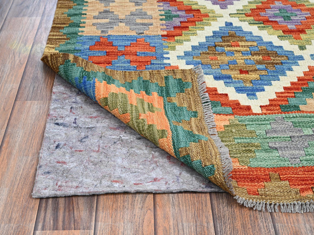 4'11" x 6'7" New Hand Woven Ivory Wool Rectangle Oriental Rug - MOA1021201