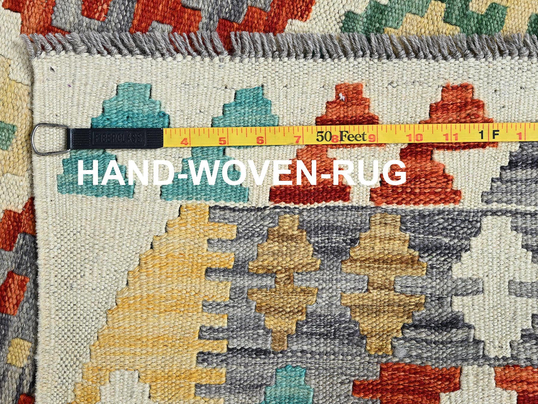 4'9" x 6'7" New Hand Woven Ivory Wool Rectangle Oriental Rug - MOA1021202