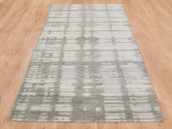 2'6" x 8'0" New Hand Knotted Grey Wool Runner Oriental Rug - MOA10258244