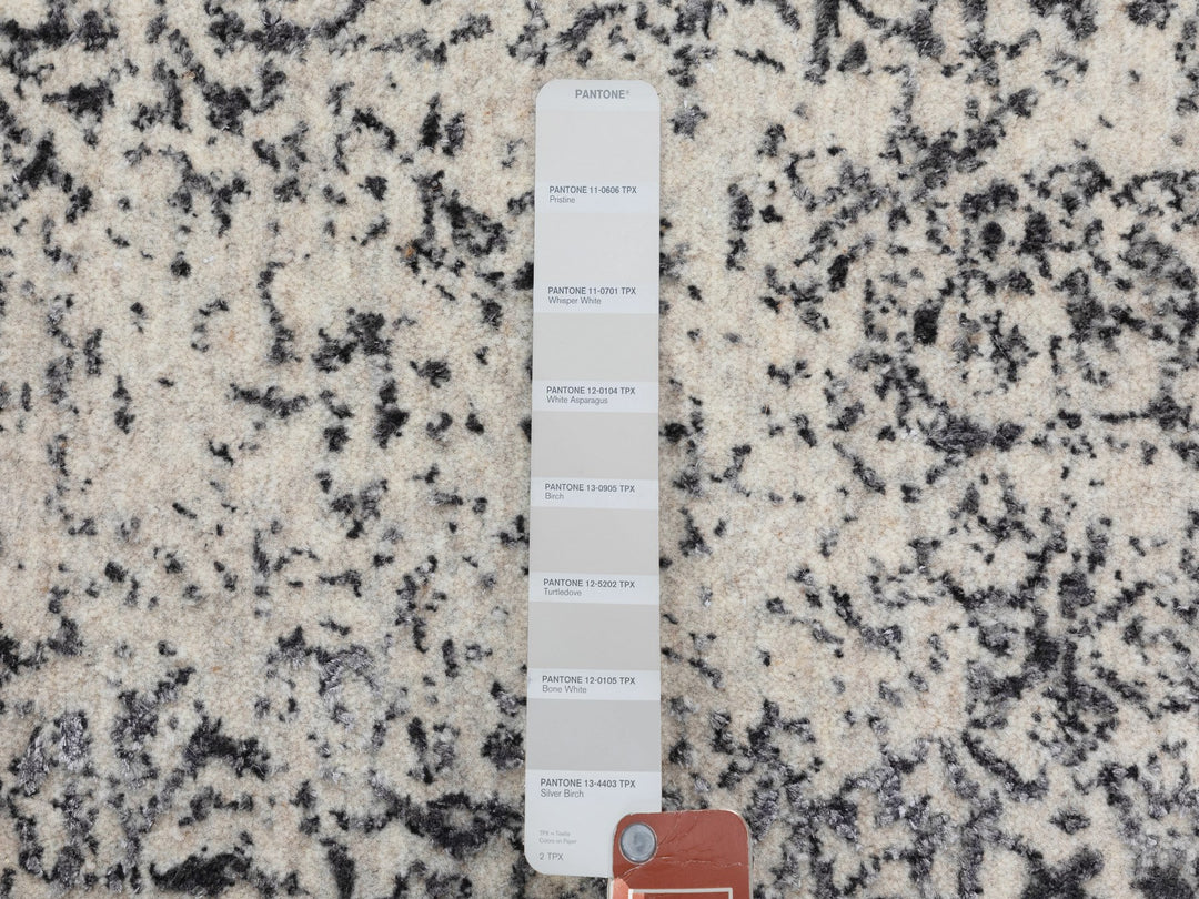 5'10" x 5'10" New Hand Loomed Grey Wool & Art Silk Round Oriental Rug - MOA10258427