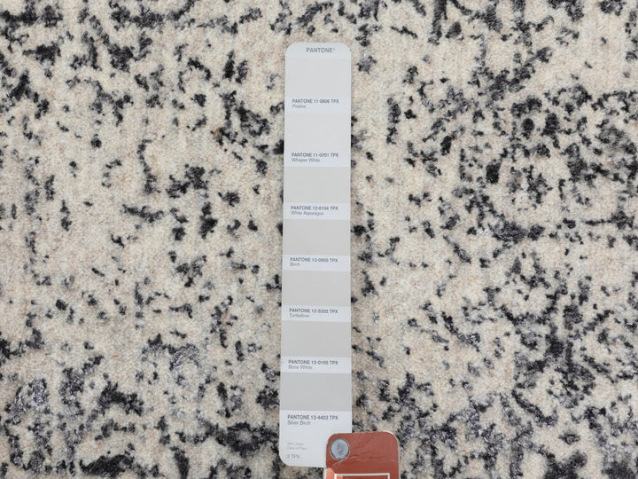 5'10" x 5'10" New Hand Loomed Grey Wool & Art Silk Round Oriental Rug - MOA10258427