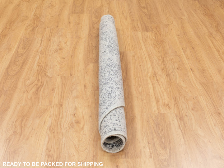 5'10" x 5'10" New Hand Loomed Grey Wool & Art Silk Round Oriental Rug - MOA10258427