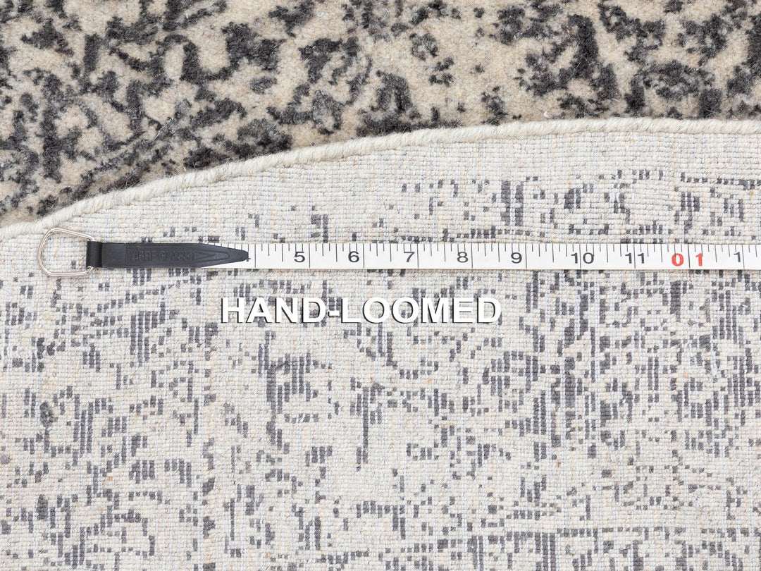 5'10" x 5'10" New Hand Loomed Grey Wool & Art Silk Round Oriental Rug - MOA10258427