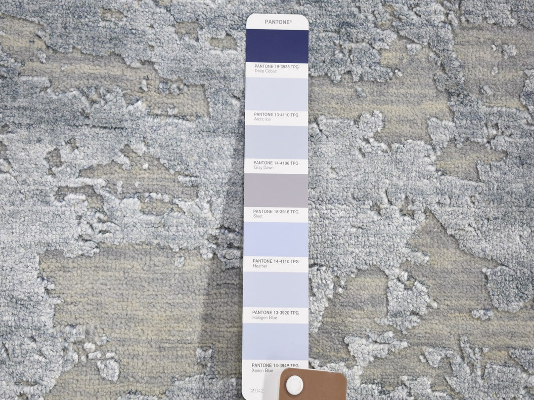 7'10" x 7'10" New Hand Knotted Grey Wool & Silk Round Oriental Rug - MOA10259053