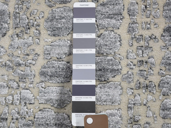 2'5" x 10'1" New Hand Knotted Grey Wool & Silk Runner Oriental Rug - MOA10259080