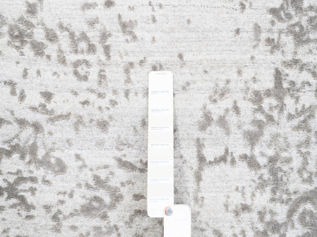 10'0" x 10'0" New Hand Knotted Ivory Wool & Pure Silk Round Oriental Rug - MOA10262368