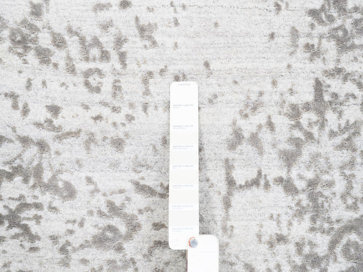 10'0" x 10'0" New Hand Knotted Ivory Wool & Pure Silk Round Oriental Rug - MOA10262368