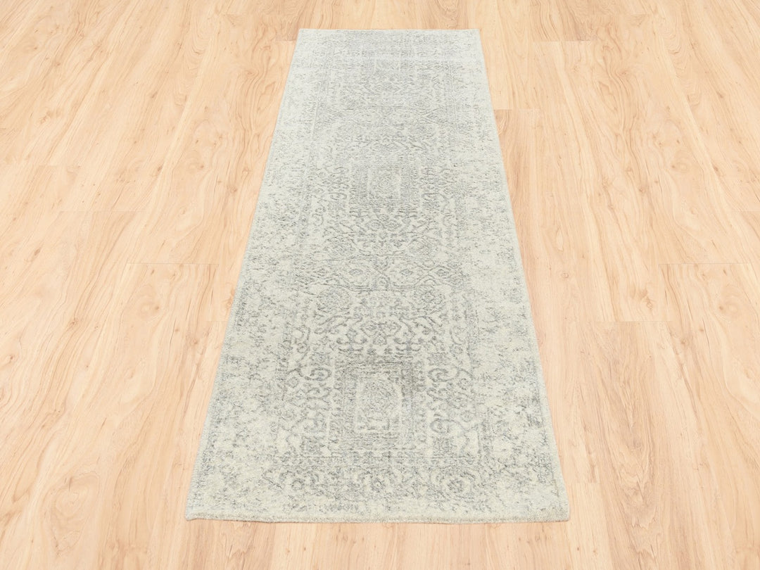 2'6" x 8'0" New Hand Loomed Beige Wool & Silk Runner Oriental Rug - MOA10262846