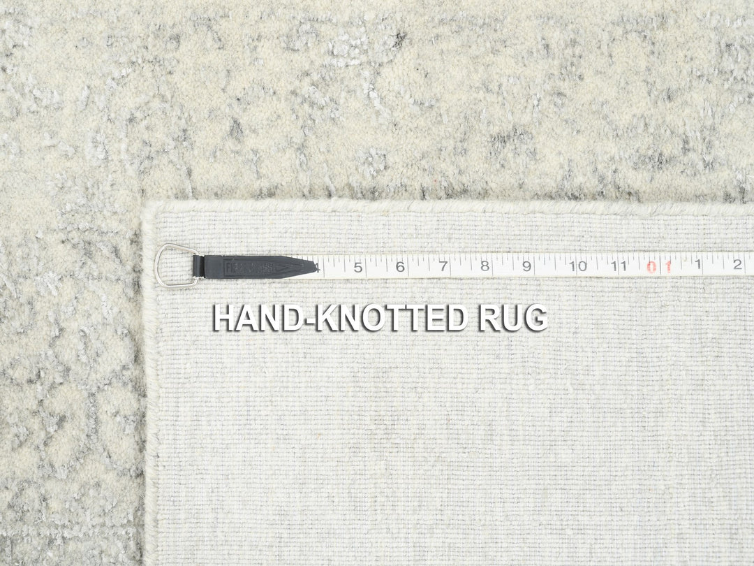 2'6" x 8'0" New Hand Loomed Beige Wool & Silk Runner Oriental Rug - MOA10262846