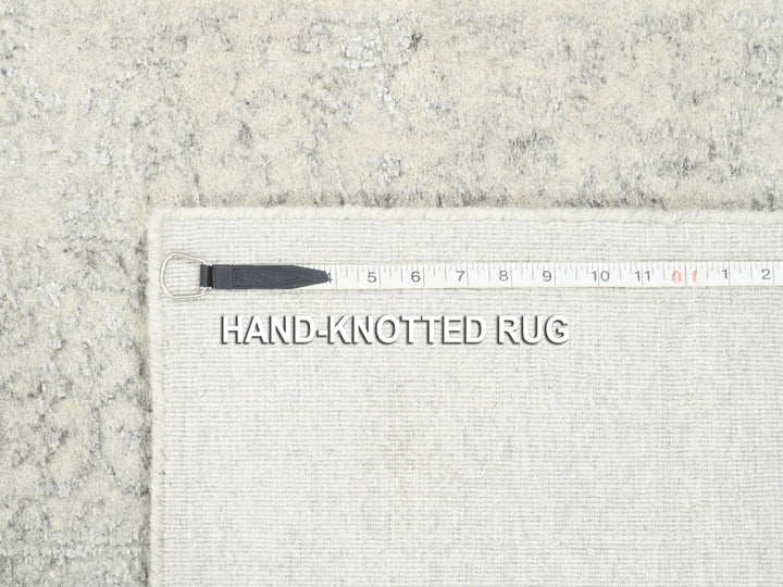 2'6" x 8'0" New Hand Loomed Beige Wool & Silk Runner Oriental Rug - MOA10262846