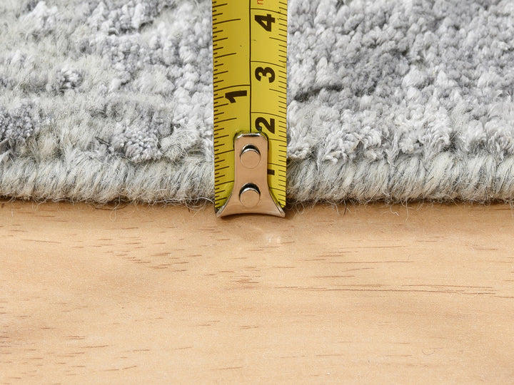 2'6" x 6'0" New Hand Loomed Grey Wool & Silk Runner Oriental Rug - MOA10262851