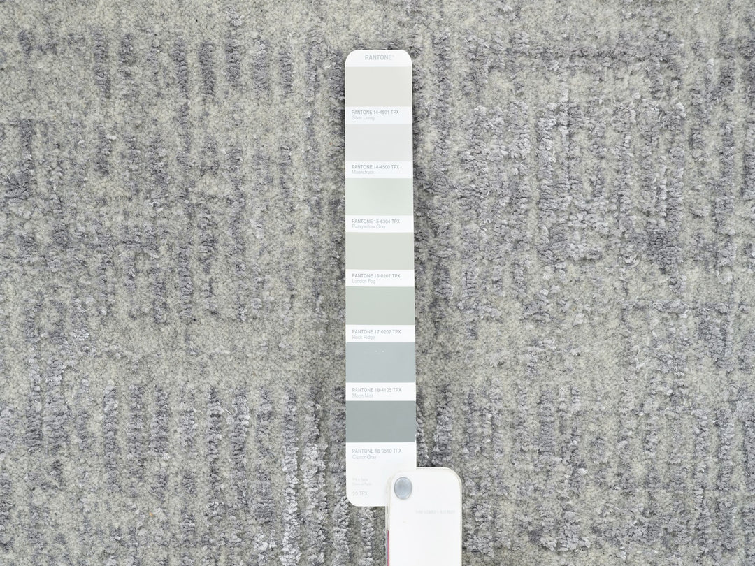 2'6" x 8'0" New Hand Loomed Grey Wool & Silk Runner Oriental Rug - MOA10262860