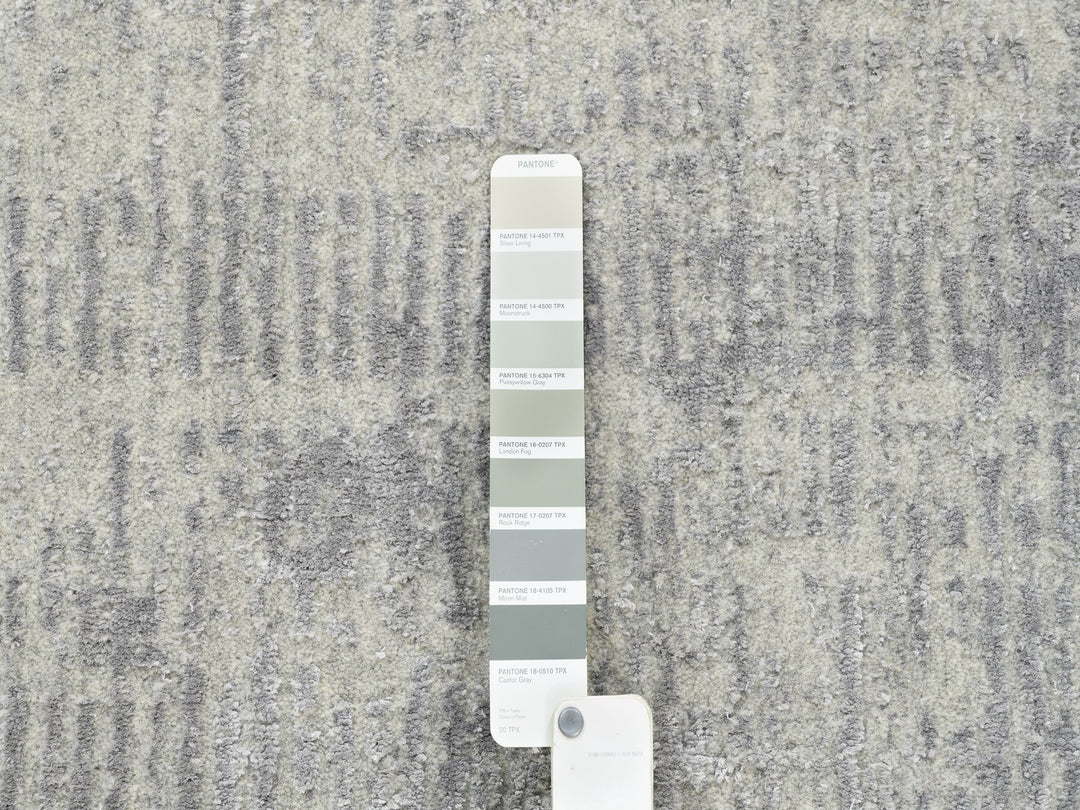 8'10" x 8'10" New Hand Loomed Grey Wool & Silk Round Oriental Rug - MOA10262864