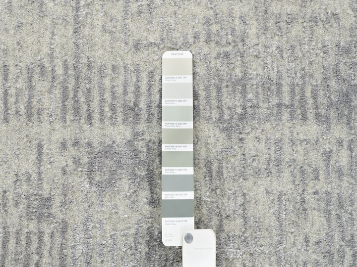 10'0" x 10'0" New Hand Loomed Grey Wool & Silk Round Oriental Rug - MOA10262874