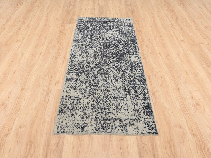 2'6" x 6'0" New Hand Loomed Grey Wool & Art Silk Runner Oriental Rug - MOA10263260