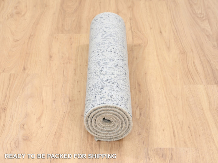 2'6" x 6'0" New Hand Loomed Grey Wool & Art Silk Runner Oriental Rug - MOA10263260