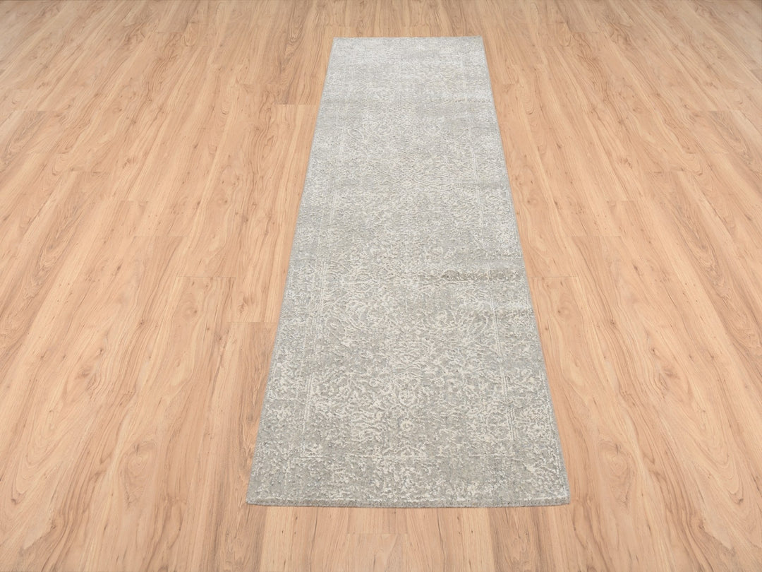 2'6" x 8'0" New Hand Loomed Beige Wool & Art Silk Runner Oriental Rug - MOA10263280