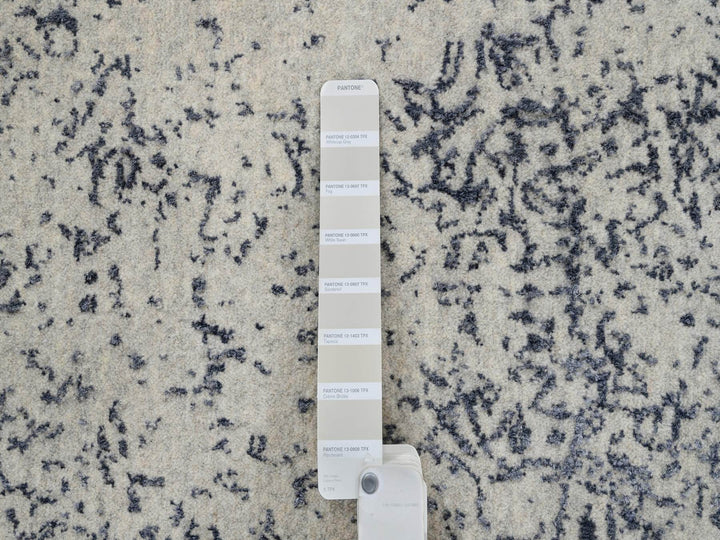 10'0" x 10'0" New Hand Loomed Grey Wool & Silk Round Oriental Rug - MOA10263504