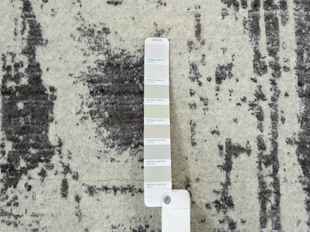 10'0" x 10'0" New Hand Loomed Black Wool & Silk Round Oriental Rug - MOA10263749