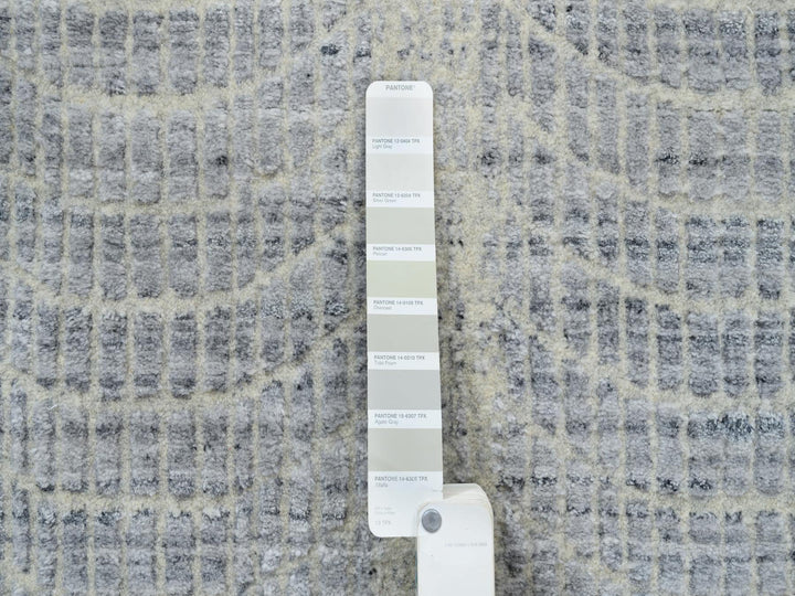 2'6" x 10'0" New Hand Loomed Grey Wool & Silk Runner Oriental Rug - MOA10263757