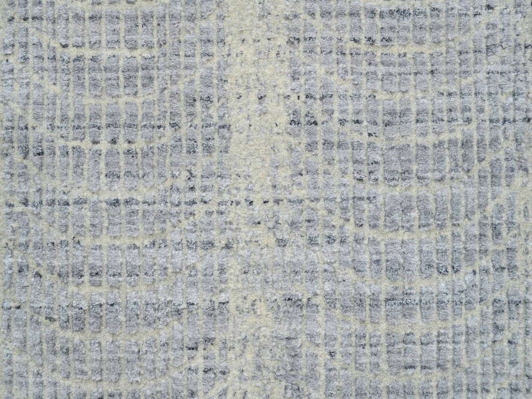 2'6" x 10'0" New Hand Loomed Grey Wool & Silk Runner Oriental Rug - MOA10263757