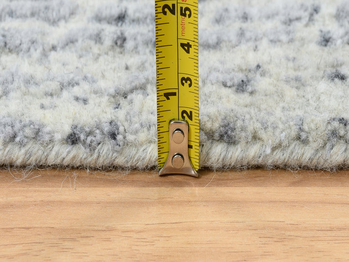 2'6" x 10'0" New Hand Loomed Grey Wool & Silk Runner Oriental Rug - MOA10263757