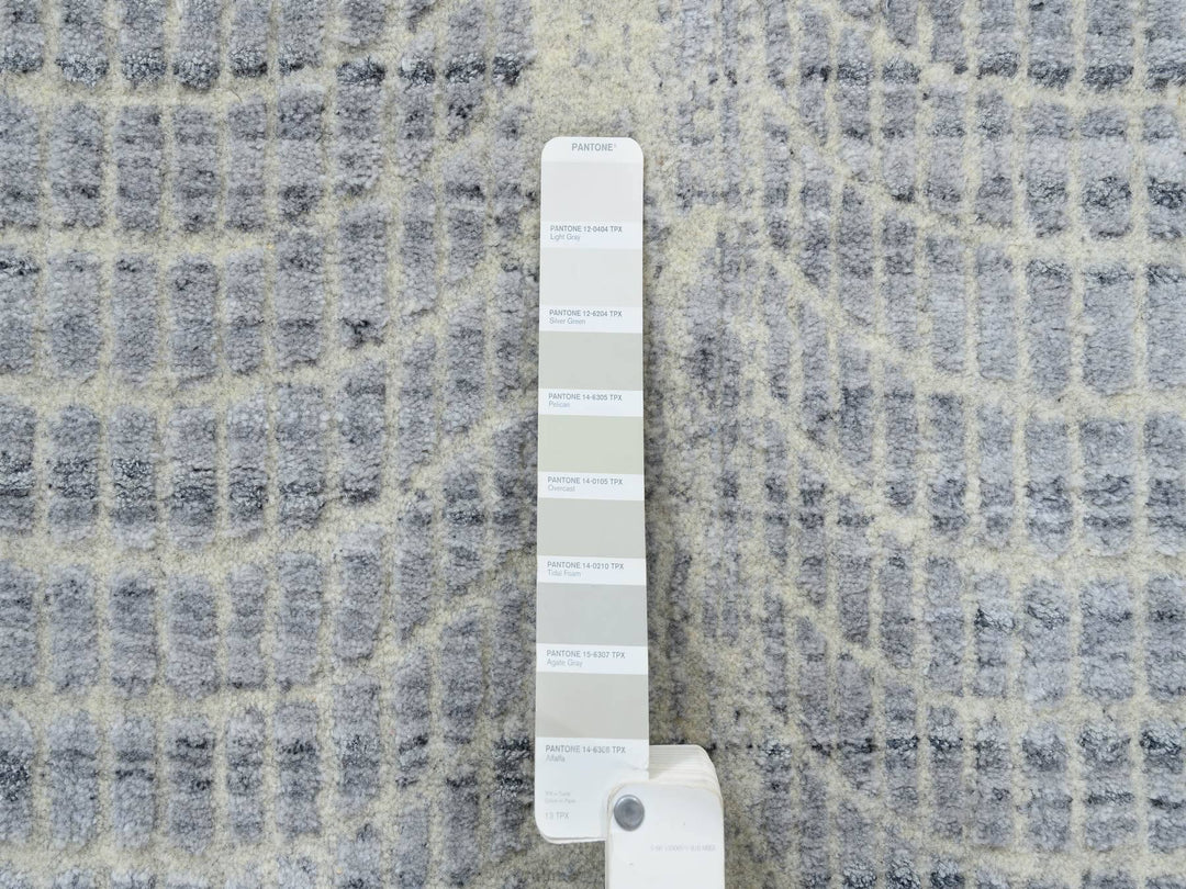 2'6" x 8'0" New Hand Loomed Grey Wool & Silk Runner Oriental Rug - MOA10263761