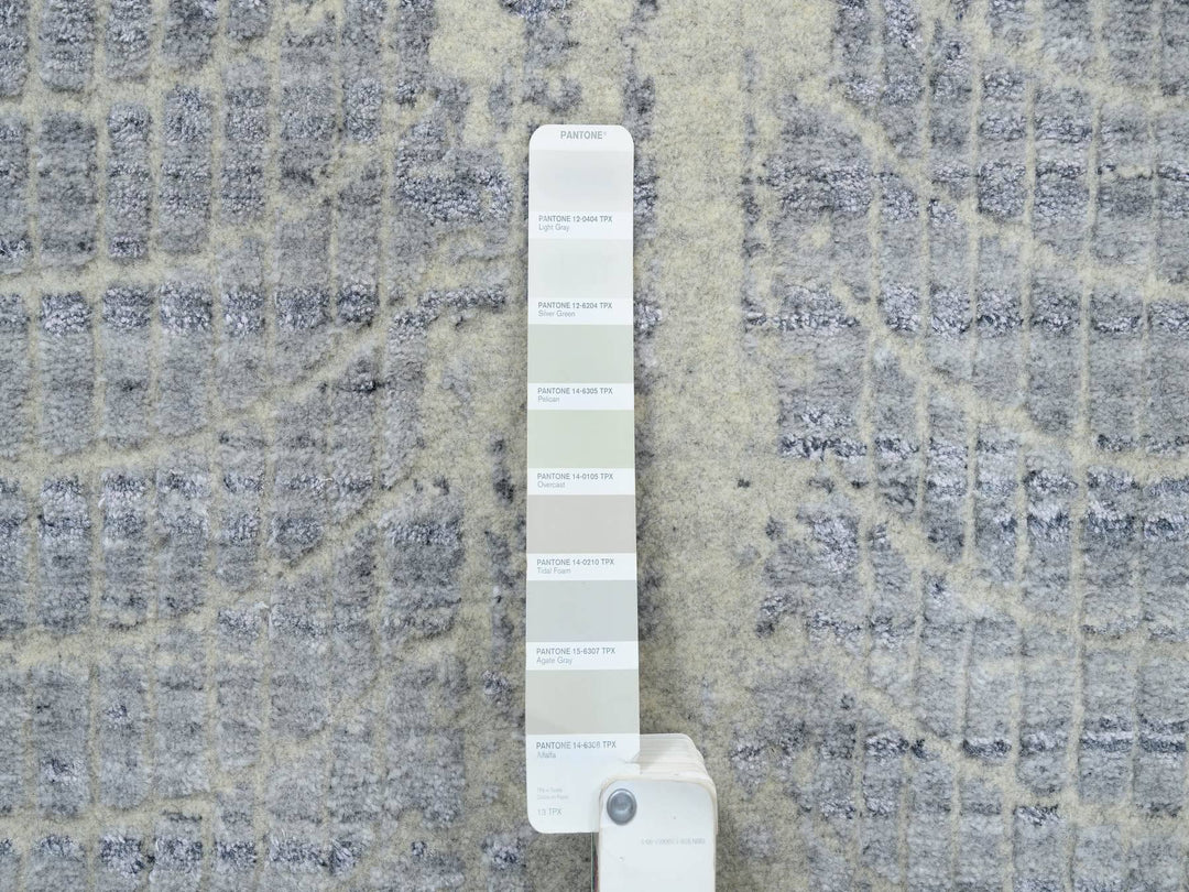 9'10" x 14'0" New Hand Loomed Grey Wool & Silk Rectangle Oriental Rug - MOA10263794