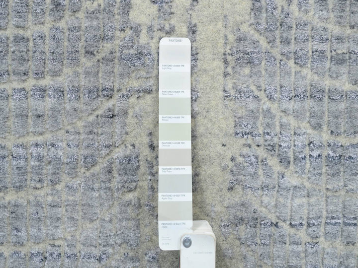 9'10" x 14'0" New Hand Loomed Grey Wool & Silk Rectangle Oriental Rug - MOA10263794