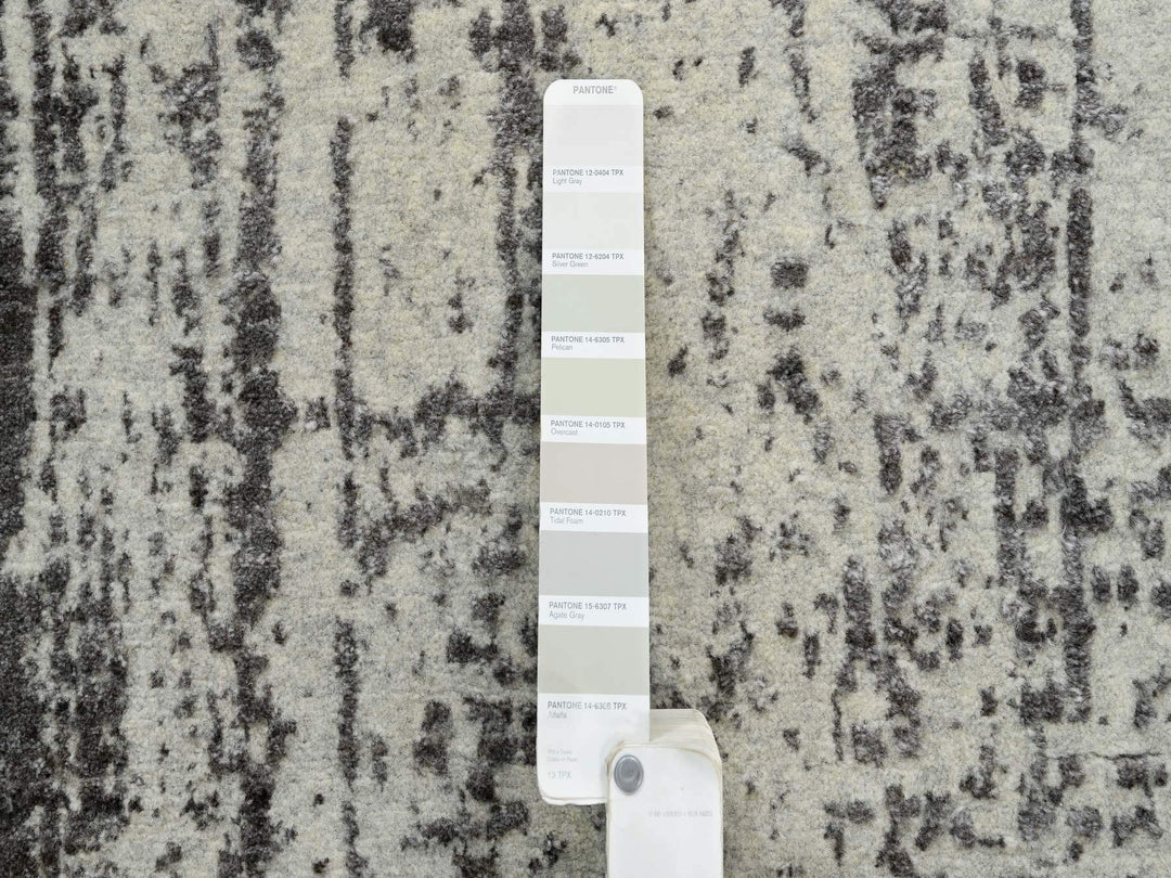 2'6" x 11'10" New Hand Loomed Black Wool & Pure Silk Runner Oriental Rug - MOA10264327