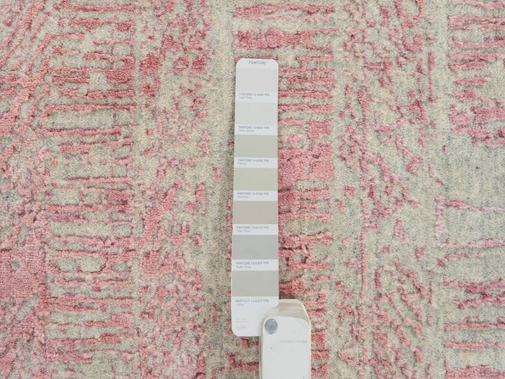 2'6" x 8'0" New Hand Loomed Pink Wool & Silk Runner Oriental Rug - MOA10264811