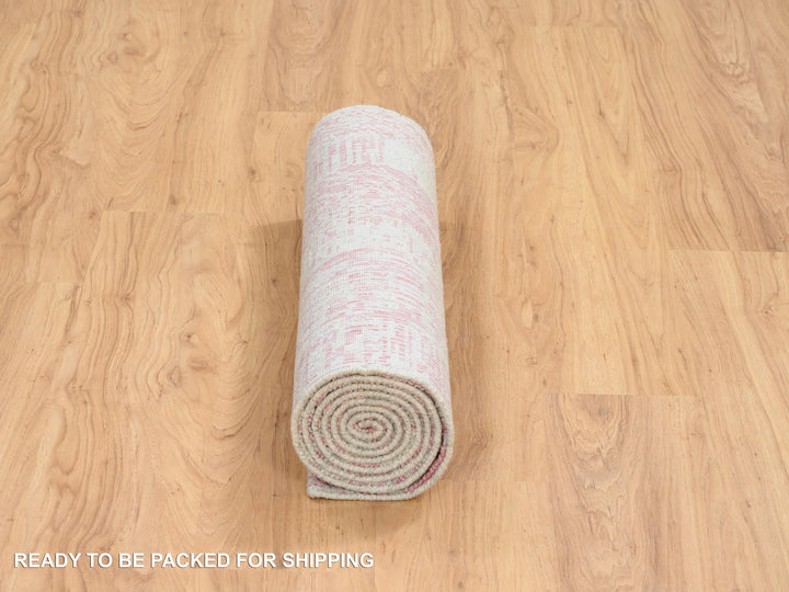 2'6" x 8'0" New Hand Loomed Pink Wool & Silk Runner Oriental Rug - MOA10264811