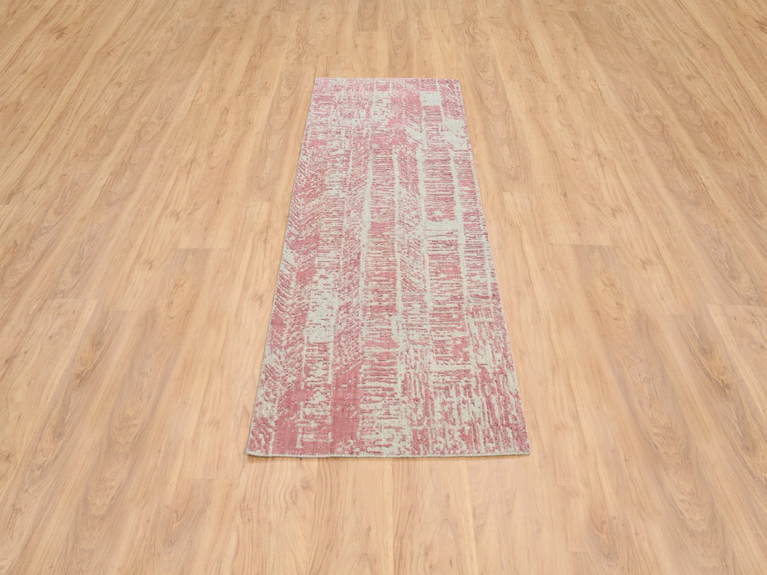 2'6" x 8'0" New Hand Loomed Pink Wool & Silk Runner Oriental Rug - MOA10264812