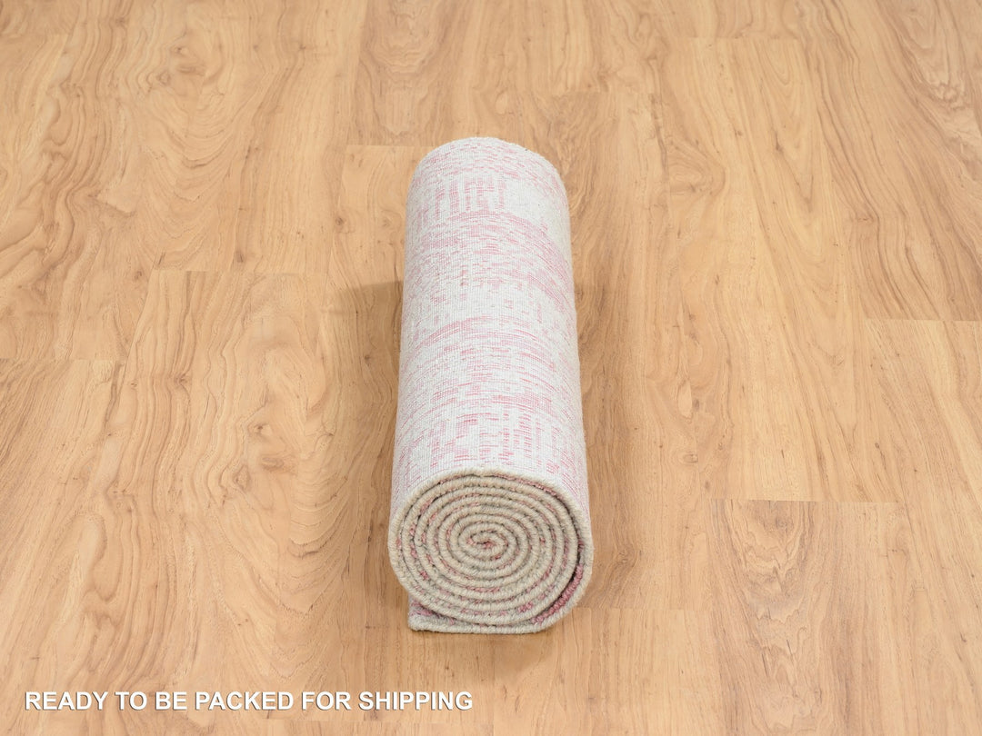 2'6" x 8'0" New Hand Loomed Pink Wool & Silk Runner Oriental Rug - MOA10264812