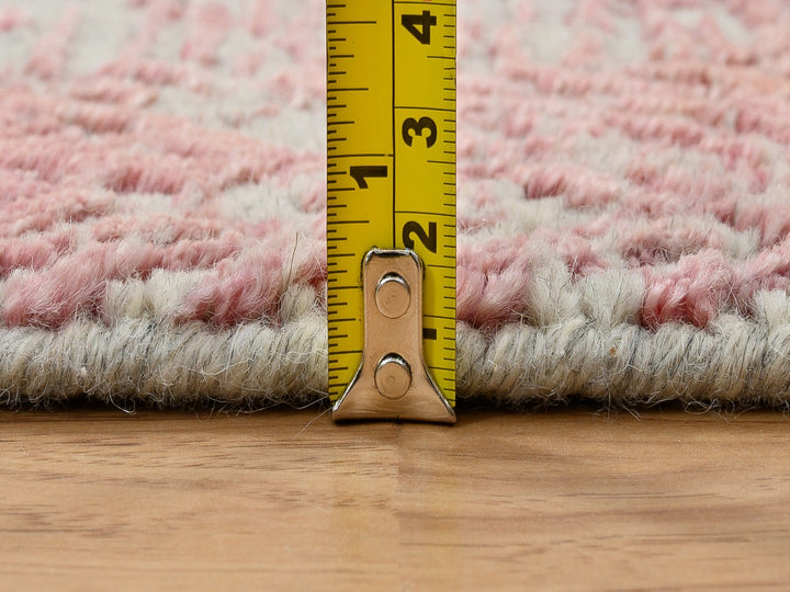 2'6" x 8'0" New Hand Loomed Pink Wool & Silk Runner Oriental Rug - MOA10264812