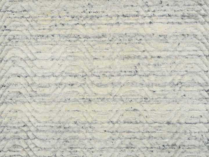 2'6" x 7'10" New Hand Loomed Beige Wool Runner Oriental Rug - MOA10264826