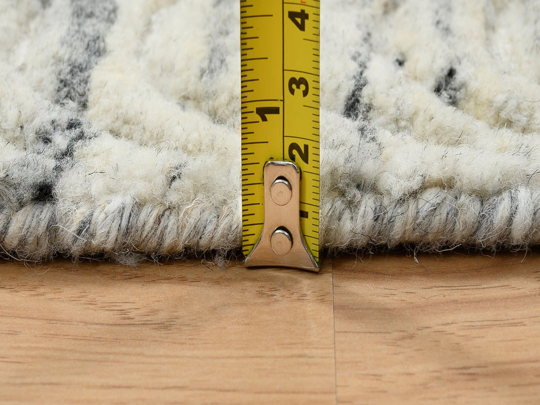 2'6" x 7'10" New Hand Loomed Beige Wool Runner Oriental Rug - MOA10264826