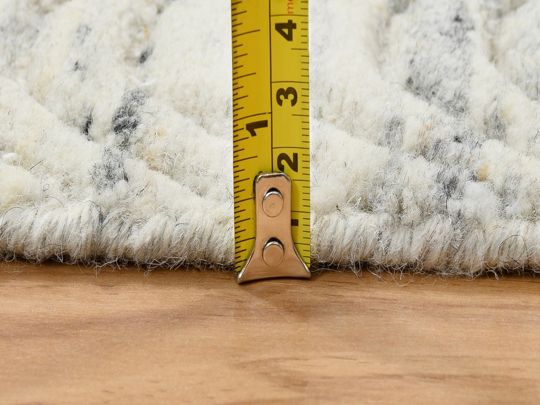 2'6" x 6'0" New Hand Loomed Beige Wool Runner Oriental Rug - MOA10264840