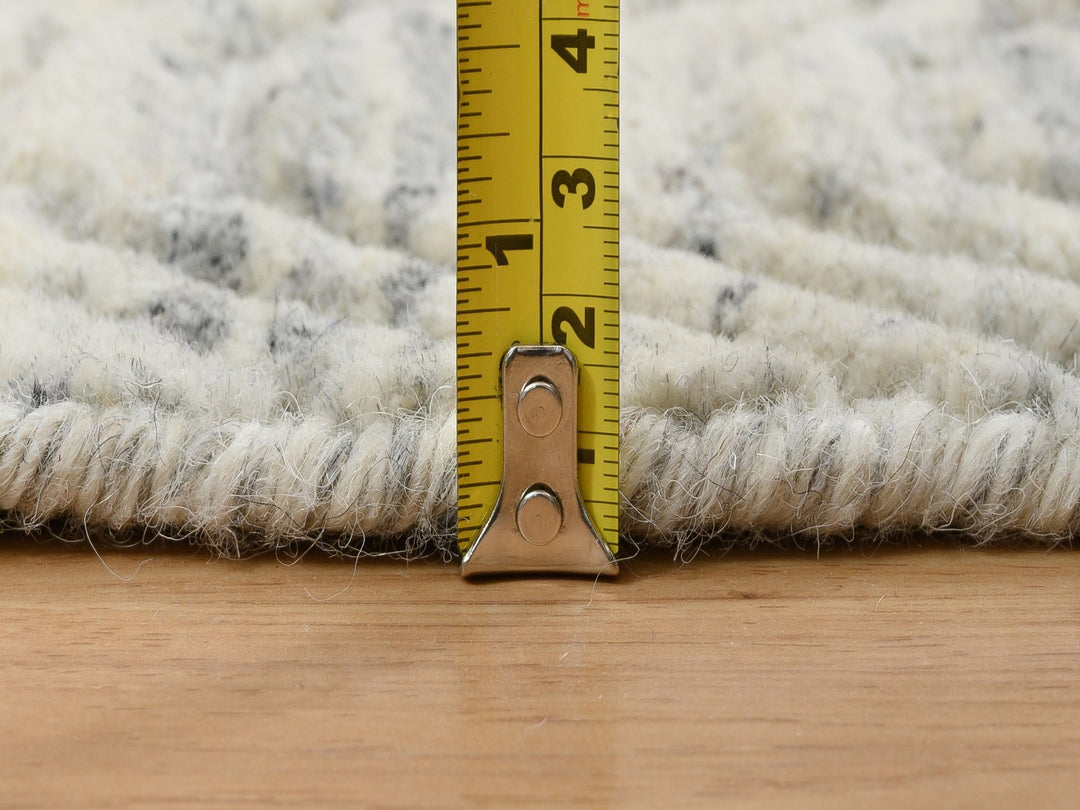 5'10" x 5'10" New Hand Loomed Beige Wool Round Oriental Rug - MOA10265024