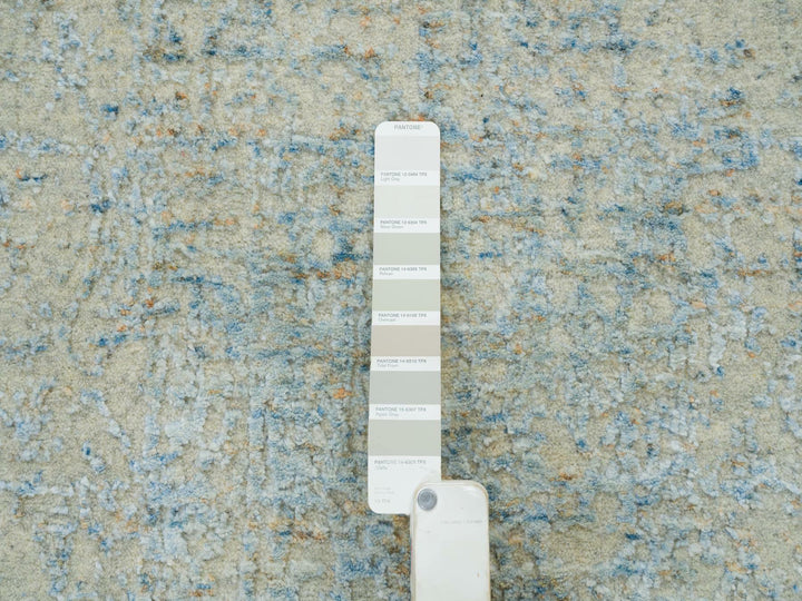 2'6" x 10'0" New Hand Loomed Grey Wool & Silk Runner Oriental Rug - MOA10265191