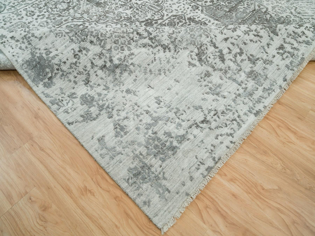 9'11" x 14'0" New Hand Knotted Grey Wool & Silk Rectangle Oriental Rug - MOA10265874