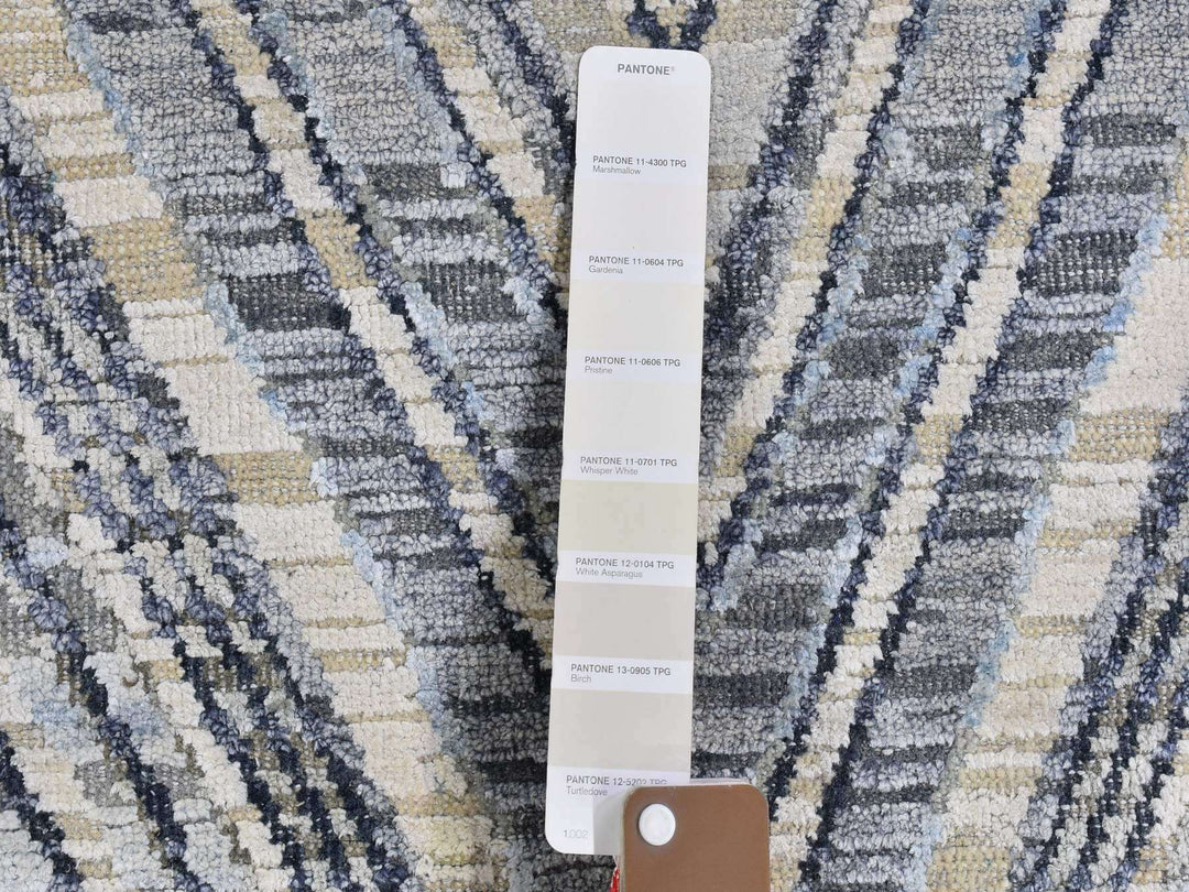 11'9" x 11'9" New Hand Knotted Ivory Wool & Silk Round Oriental Rug - MOA10266853