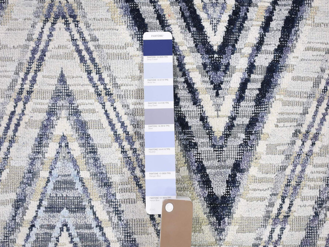 9'10" x 14'3" New Hand Knotted Ivory Wool & Silk Rectangle Oriental Rug - MOA10266874