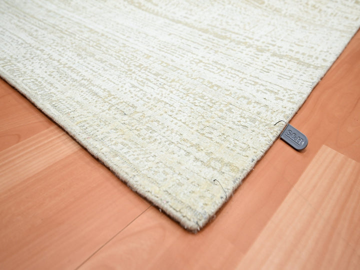 8'11" x 12'4" New Hand Knotted Ivory Wool & Silk Rectangle Oriental Rug - MOA10275505