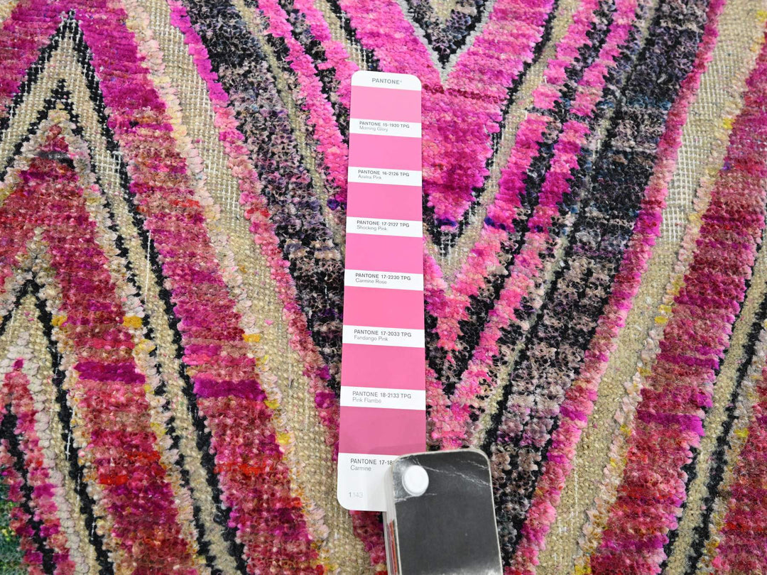 11'8" x 11'9" New Hand Knotted Pink Wool & Silk Round Oriental Rug - MOA10275567