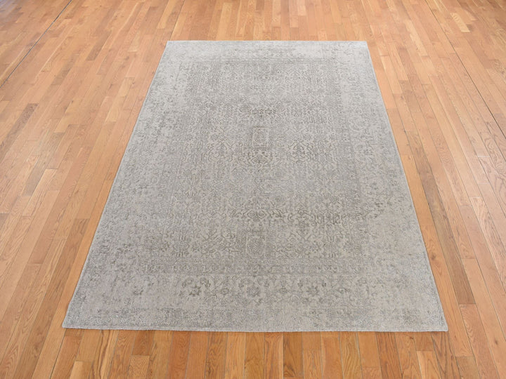 5'9" x 9'0" New Hand Loomed Grey Wool & Art Silk Rectangle Oriental Rug - MOA10280977