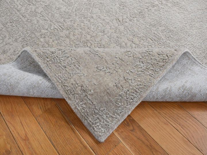 5'9" x 9'0" New Hand Loomed Grey Wool & Art Silk Rectangle Oriental Rug - MOA10280977