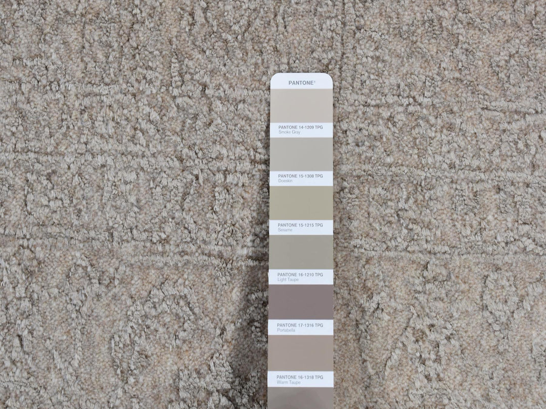 5'9" x 9'0" New Hand Loomed Grey Wool & Art Silk Rectangle Oriental Rug - MOA10280977